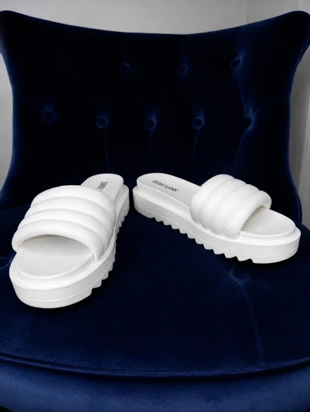 MUK LUKS Sun Catcher White Puffer Platform Slide Sandals Size 9-10 Y2K CC